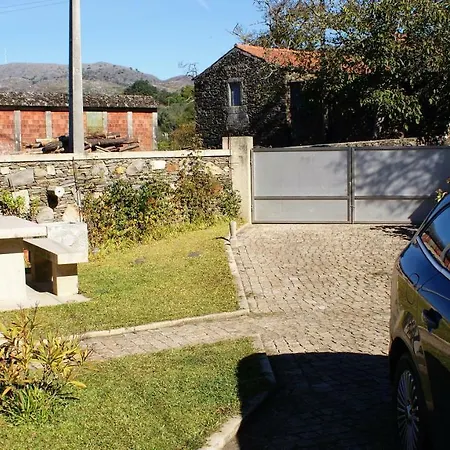 בית נופש Serra De Arga Mountain House Montaria